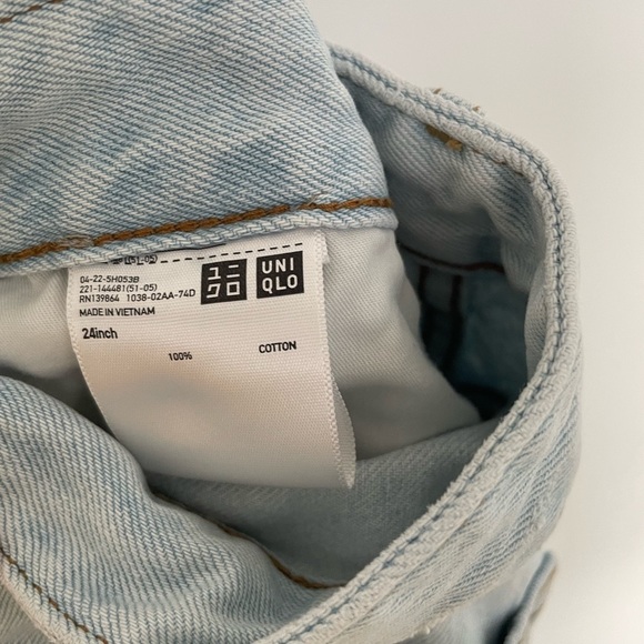 Uniqlo High Waisted Denim Light Washed Shorts - Size 24 - Picture 4 of 4